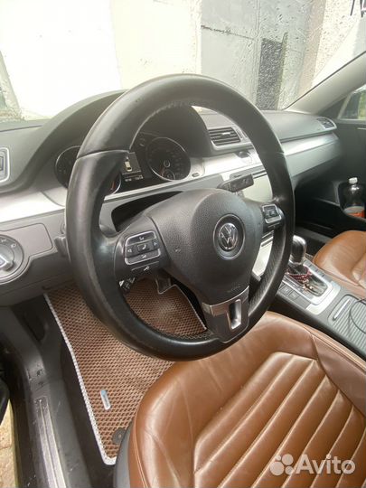 Volkswagen Passat, 2011