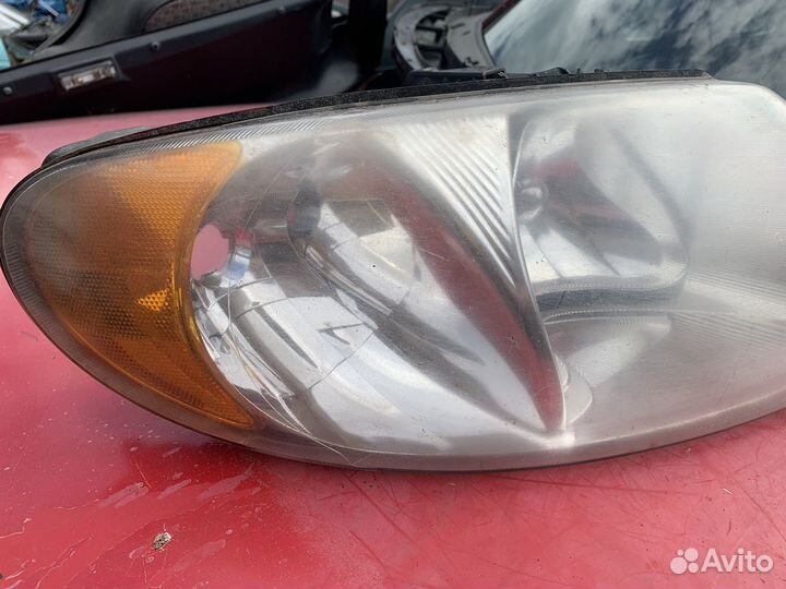 Фара Dodge Caravan Правая