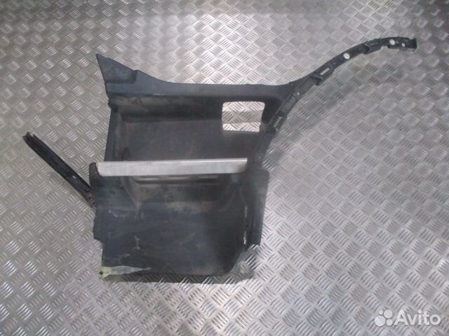 Корпус подножки левый Volvo 82644146