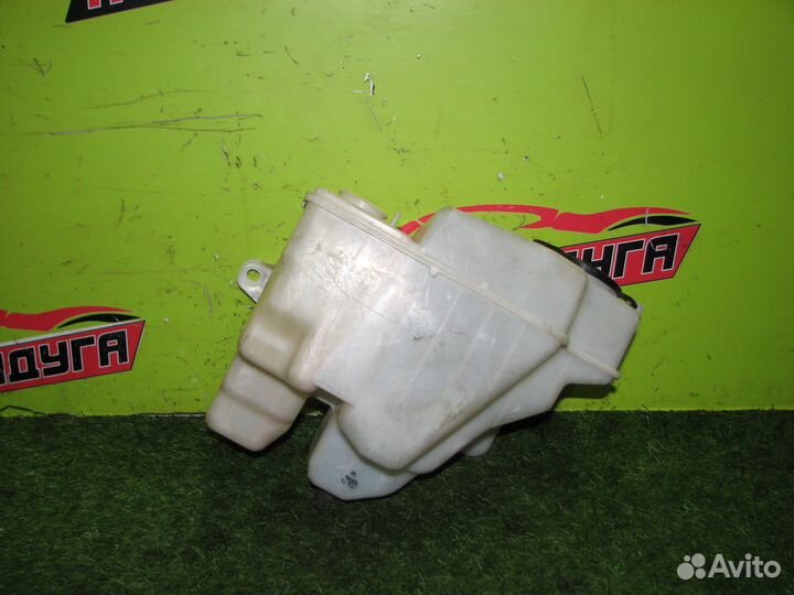 Бачок омывателя toyota AT191G,AT210,AT211,AT211G,A