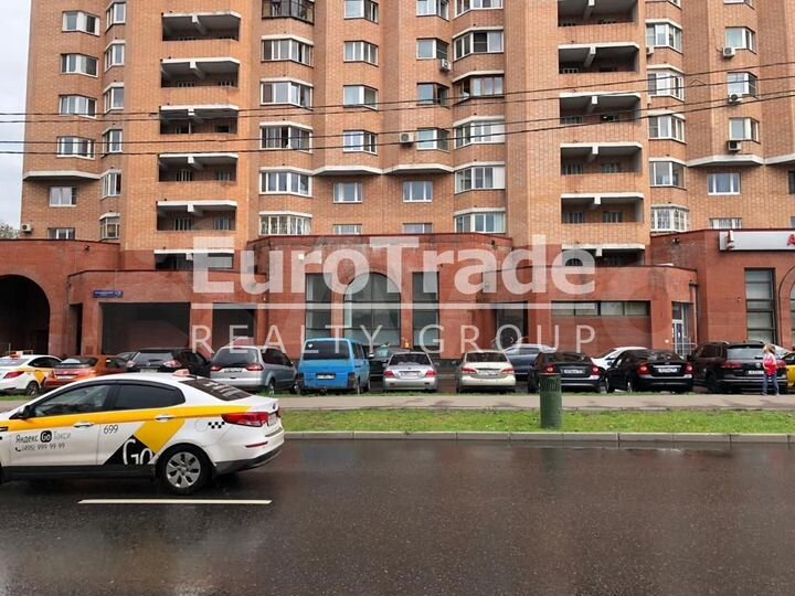 Сдам торговое помещение, 291 м²