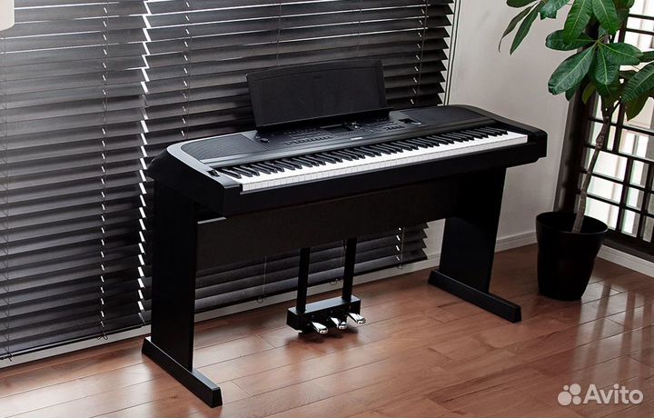Цифровое пианино Yamaha + Аксессуары