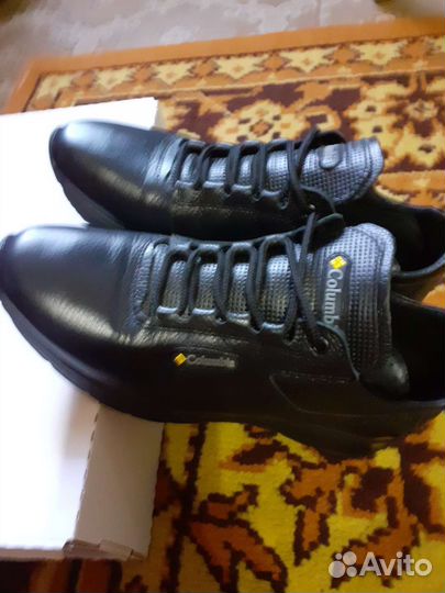 Кроссовки кожаные