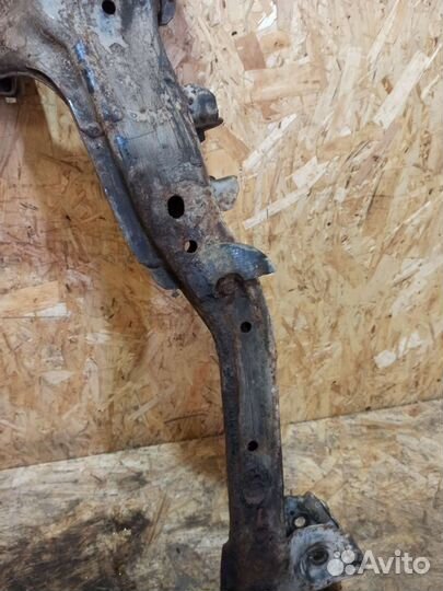 Подрамник Hyundai Tucson 1