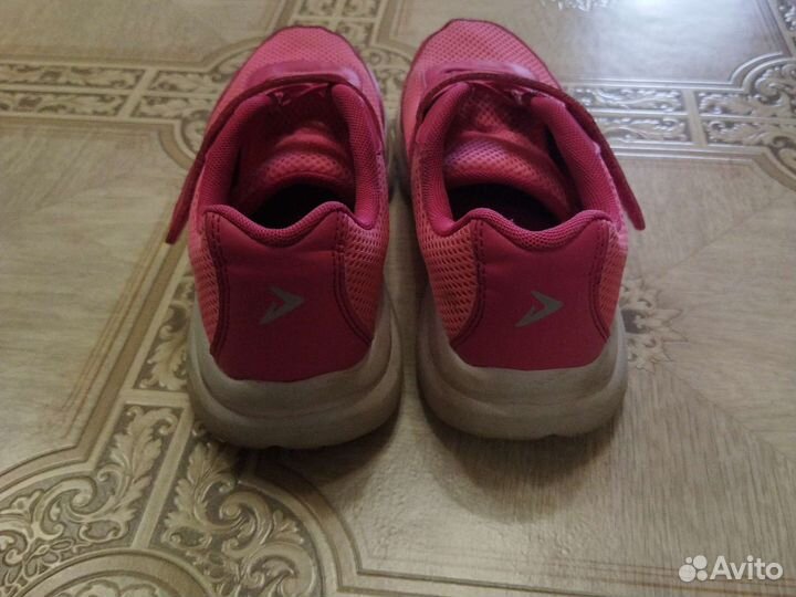 Кроссовки для девочки