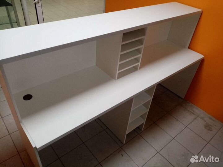 Стойка ресепшн, новая