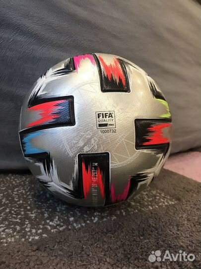 Футбольный мяч adidas uniforia final