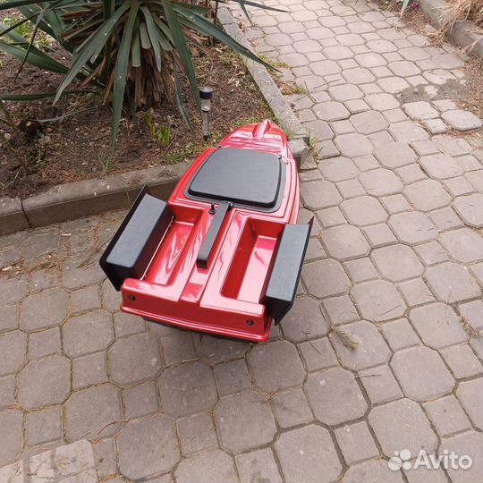 Прикормочный кораблик с gps