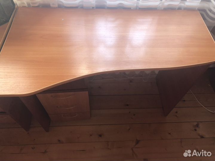 Письменный стол