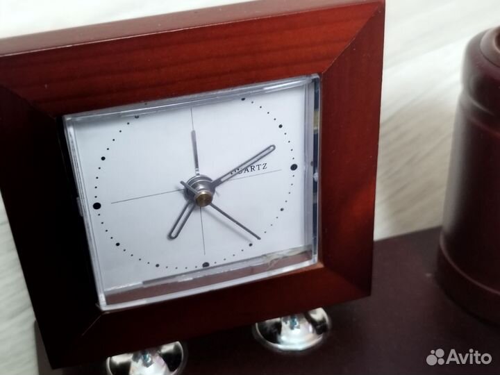 Настольные часы органайзер из дерева