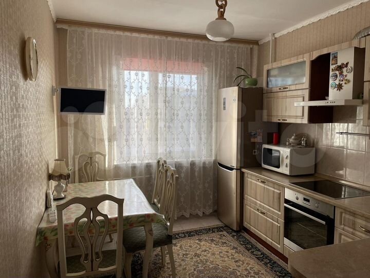 2-к. квартира, 56 м², 4/10 эт.