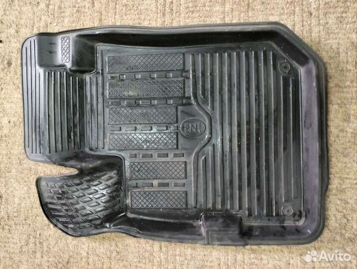 Автомобильные коврики резиновые