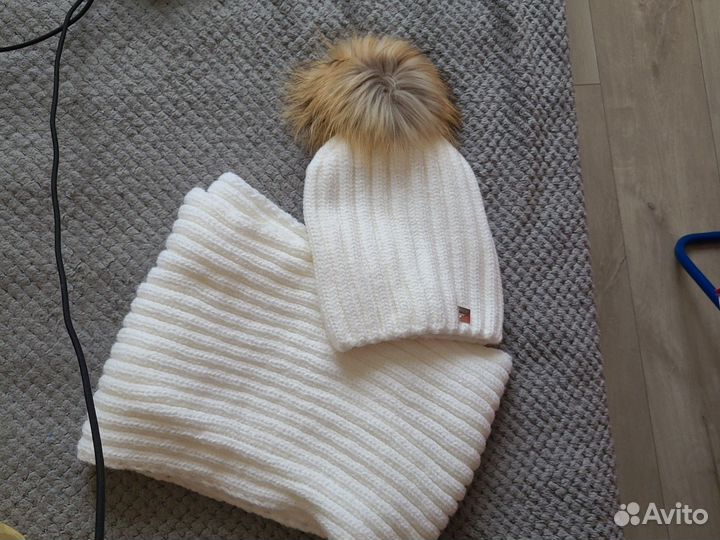 Новый комплект шапка и снуд зимний