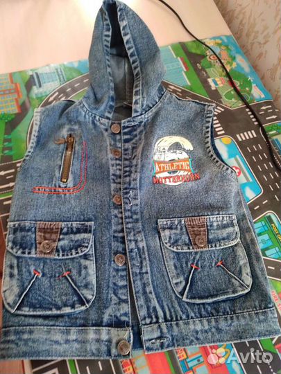 Безрукавка джинсовая на мальчика 128-134см