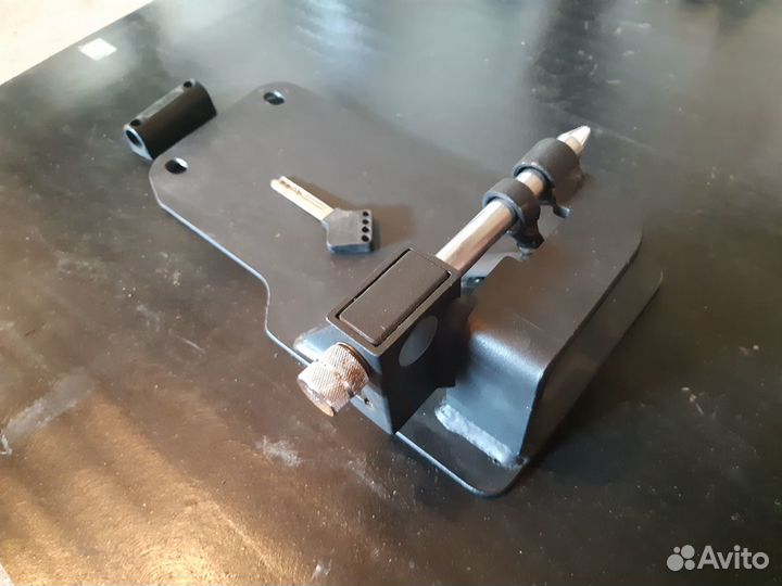 Блокиратор кпп штыревой на хендай-кия