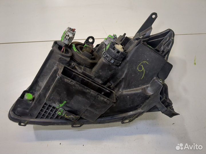 Фара (передняя) Toyota Avensis 2, 2004