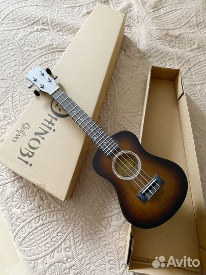 Гитара укулеле почти новая