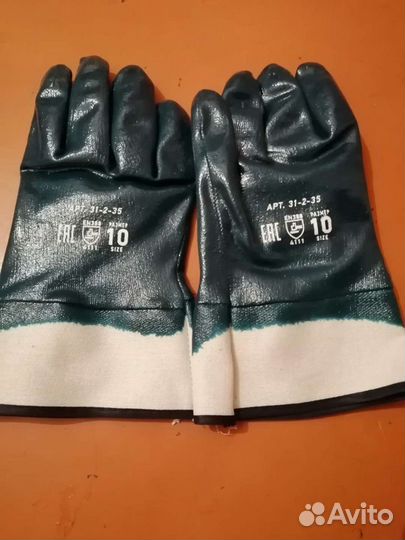 Рабочими перчатки. Прфисиональные крема