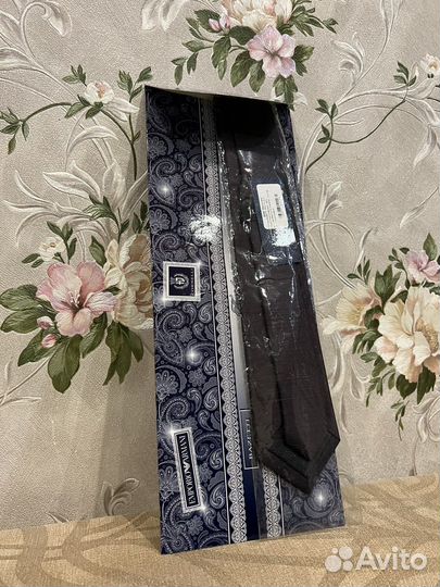 Галстук новый в подарочной упаковке Италия