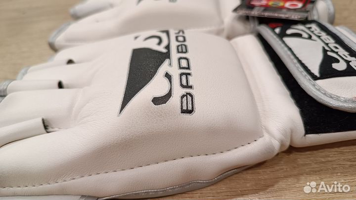 Перчатки BAD BOY PRO series MMA glove
