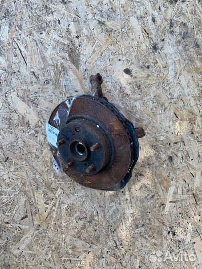 Кулак поворотный в сборе передний левый Toyota