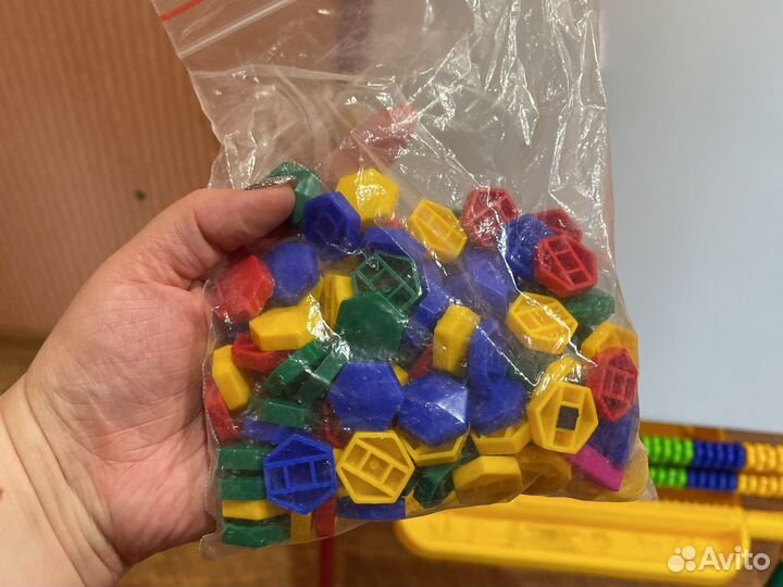 Мольберт для рисования. Доска для рисования