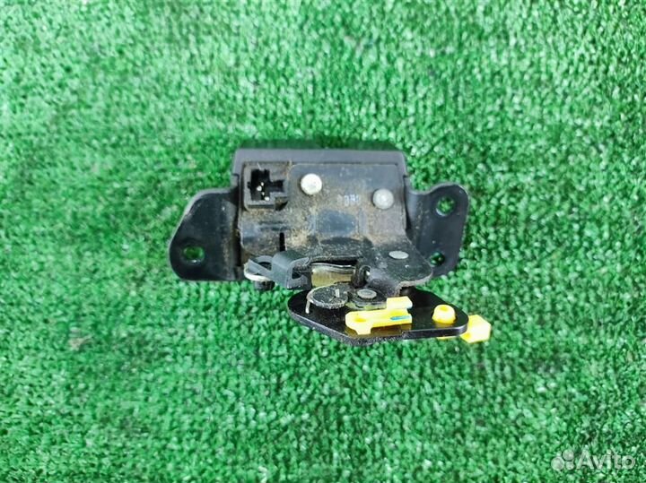 Замок крышки багажника Chevrolet Captiva 2008