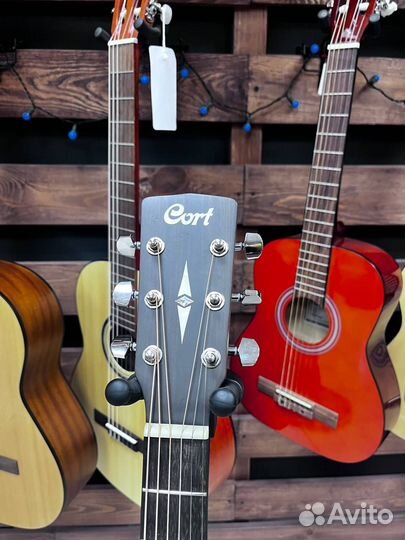 Акустическая гитара Cort Earth70
