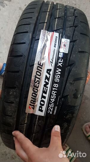 Bridgestone Potenza RE003 Adrenalin 225/45 R18 95W