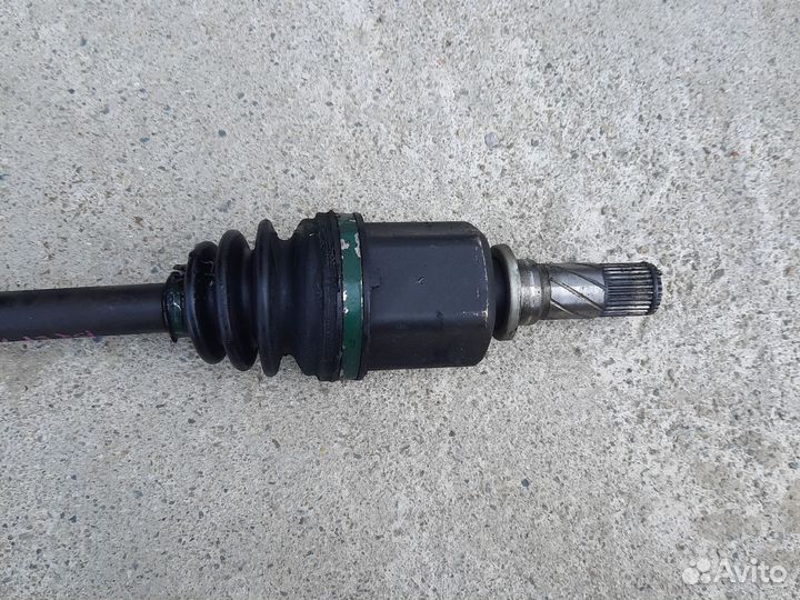 Левый передний привод МКПП Mazda 3 bk