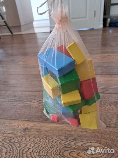 Цветной деревянный конструктор