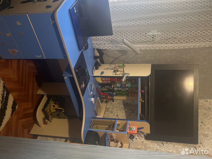 Угловой стол