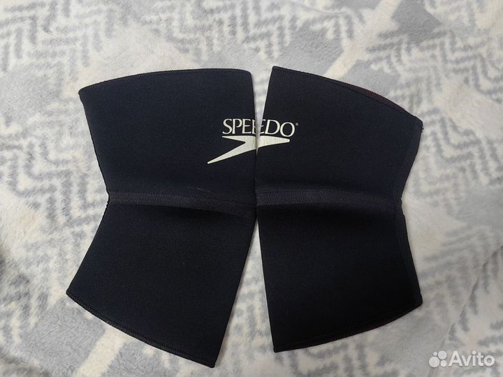 Наколенники speedo