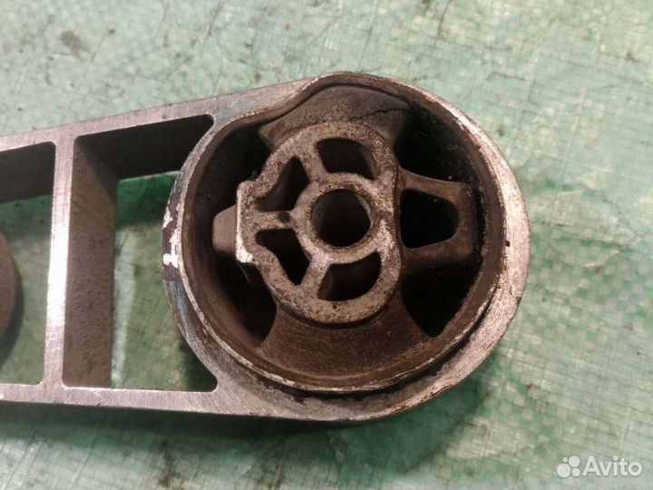 Подушка двигателя Ford Mondeo 3