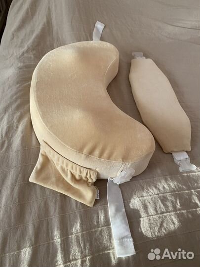 Анатомическая подушка для кормления