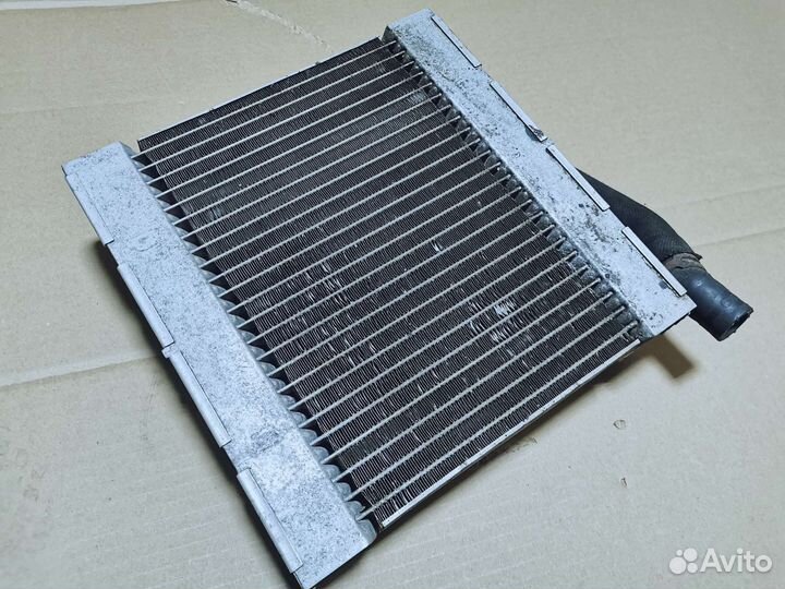 Радиатор доп. правый Мерседес A0995003203