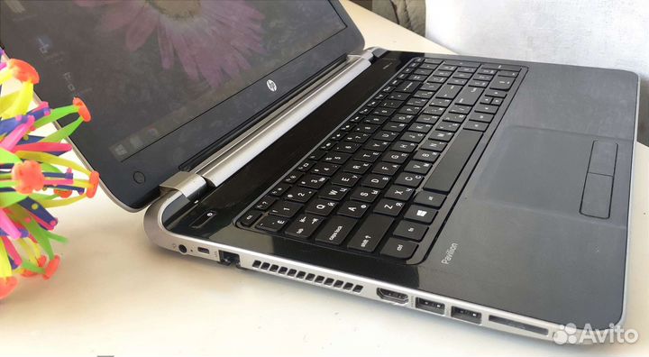 Ноутбук hp/4 ядра/две видюхи/ssd