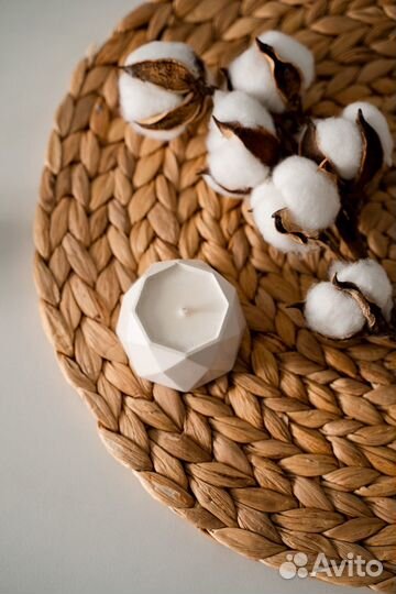 Ароматическая соевая свеча в гипсе. Подарок