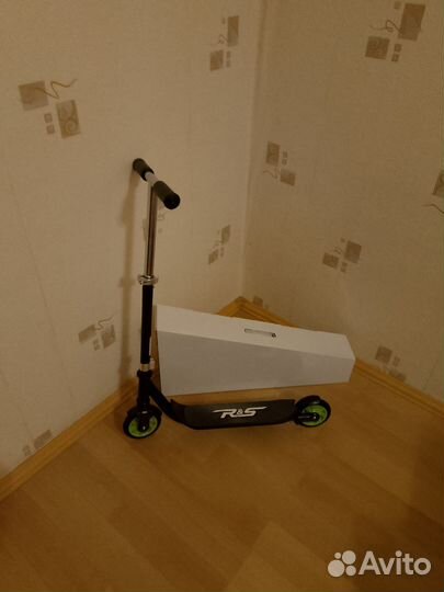 Самокат новый в коробке