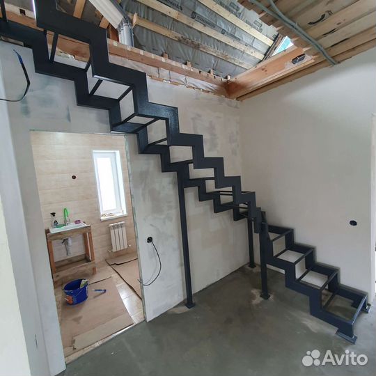 Металлокаркас лестницы