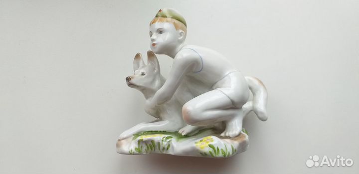 Фарфоровая статуэтка Юный пограничник, лфз