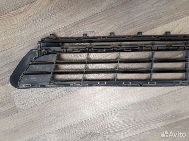 Решетка бампера Volkswagen Golf 7 2013 передняя