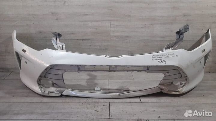 Бампер передний под парктроники и омыватели Toyota