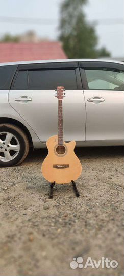 Гитара электроакустическая