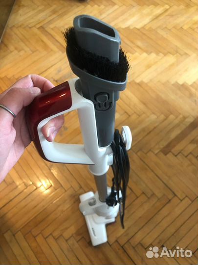 Пылесос вертикальный Kitfort кт-559