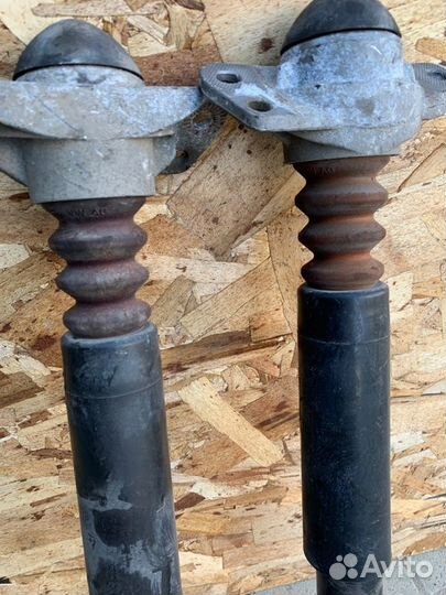 Амортизатор задний Volkswagen Golf 6 (5 хб)