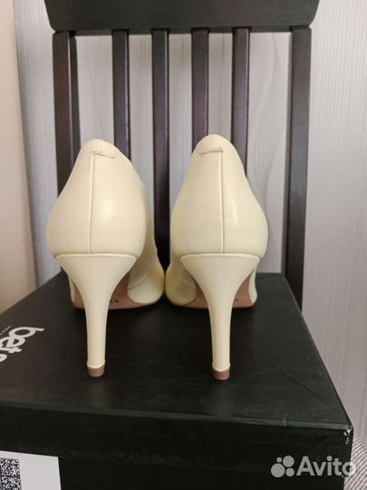 Туфли новые 39 раз. Betsy, голубые и светложелтые