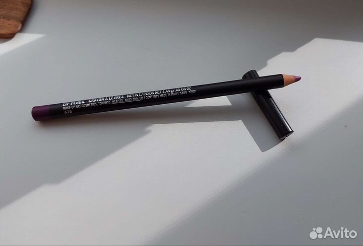 Карандаш MAC Heroine