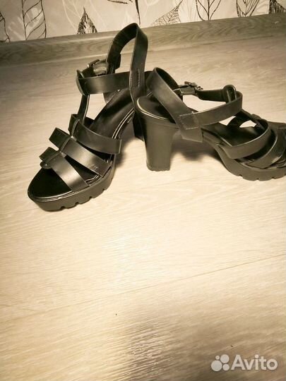 Босоножки женские 37 размер