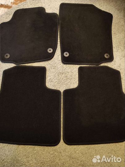 Автомобильные коврики текстильные